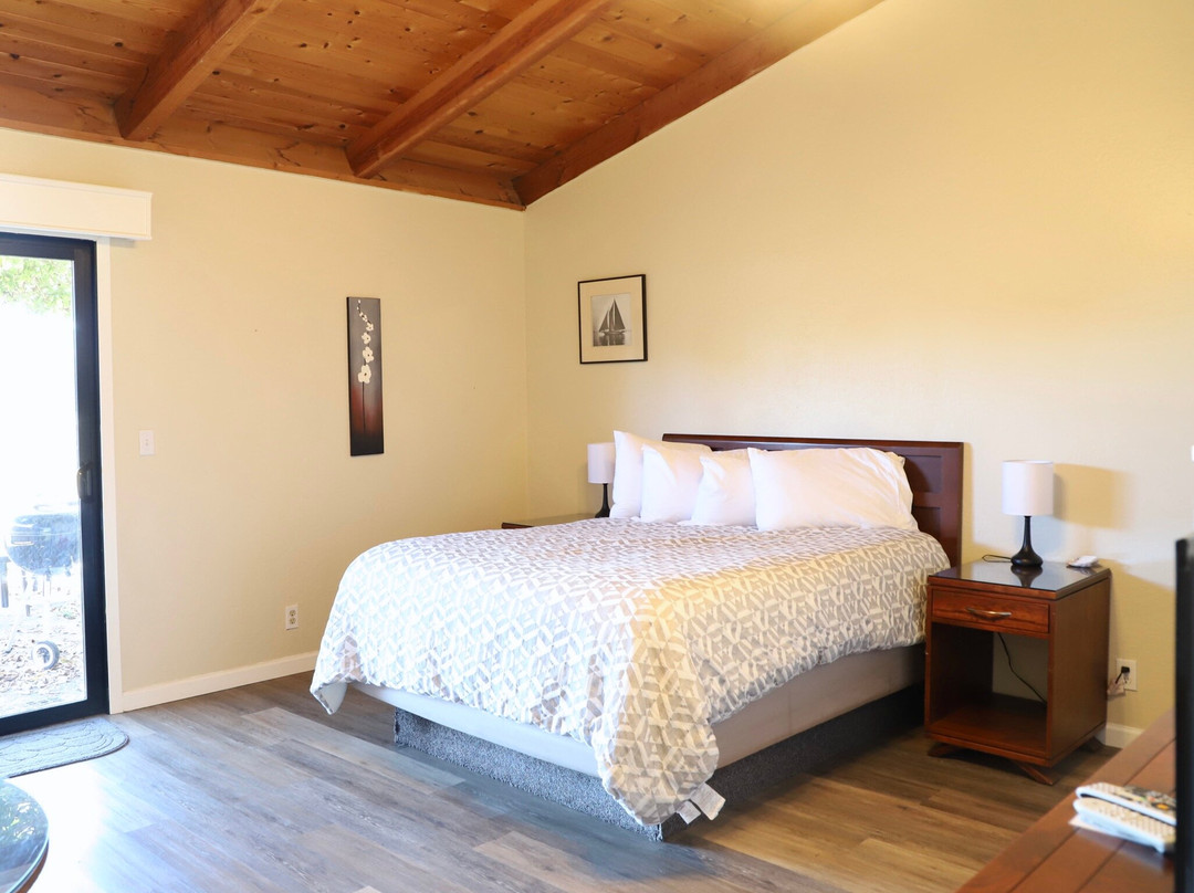 Fort Ross Lodge主图