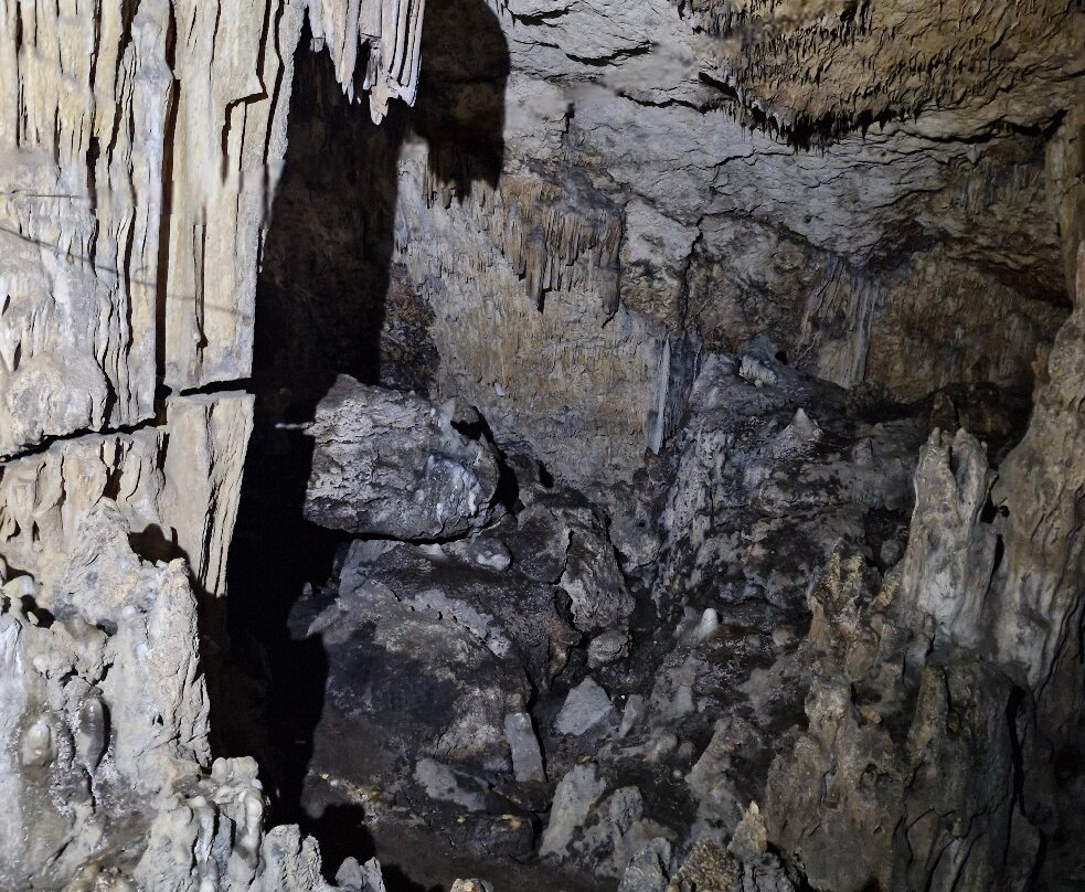 Anahulu Cave - The Underground Swimming Pool-Haveluliku必去景点