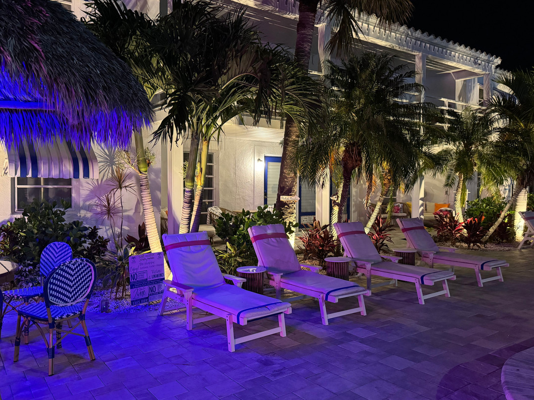 Salt Water Suites主图