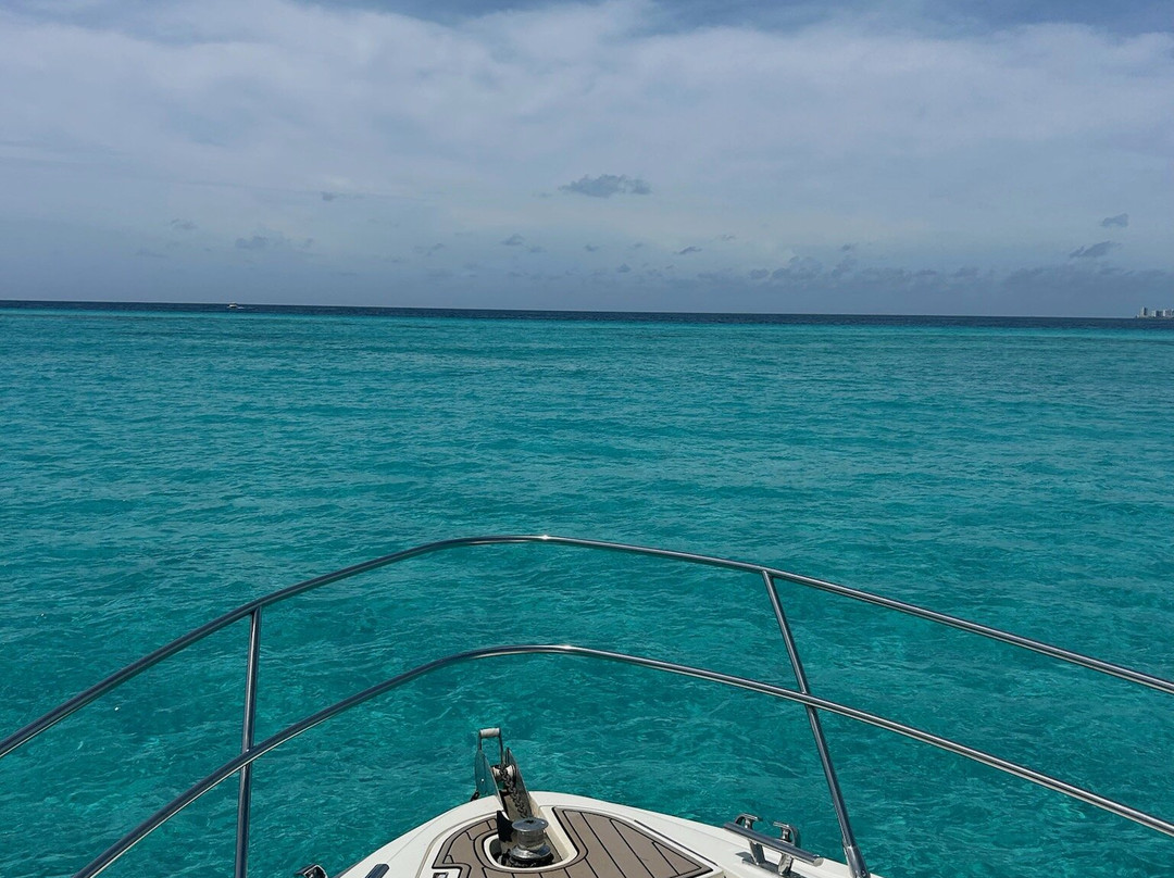 Paradise Luxury Yachts-坎昆必去景点