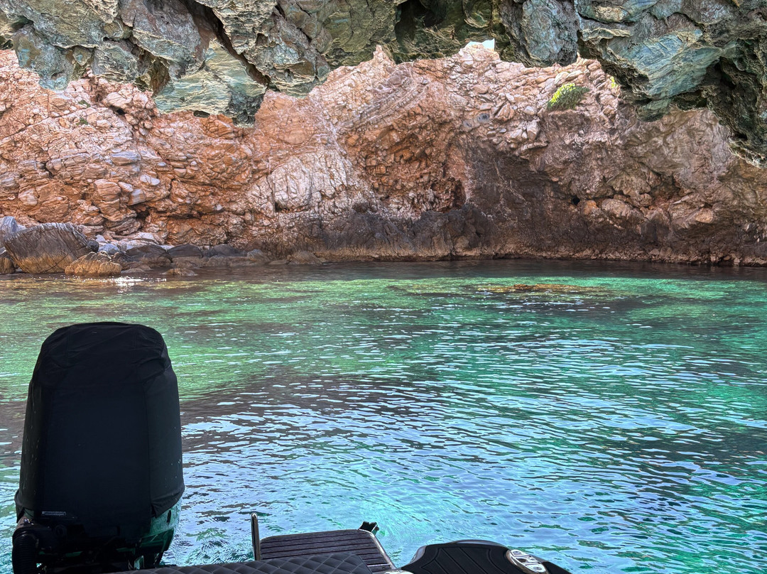 Rib Adventures-Platis Gialos必去景点