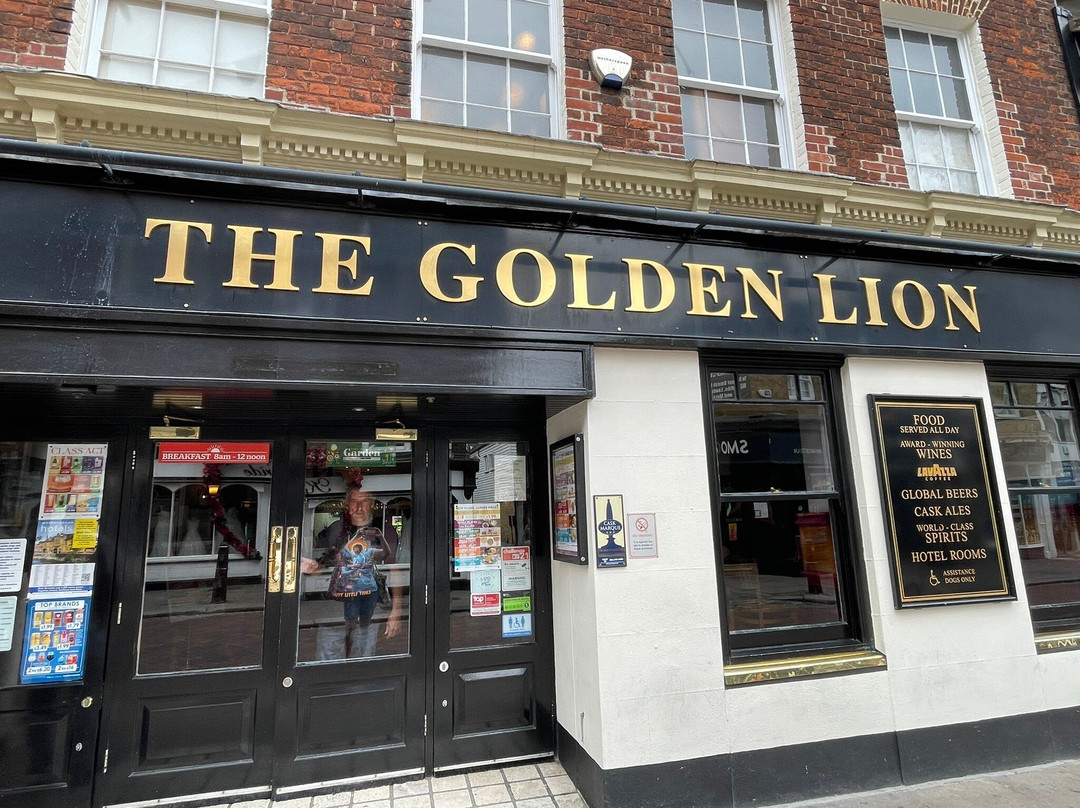 The Golden Lion Hotel主图