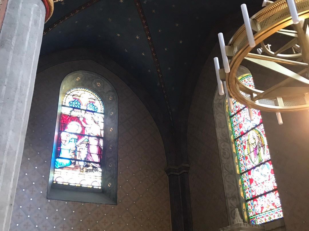 Basilique Saint Andoche de Saulieu-索留必去景点