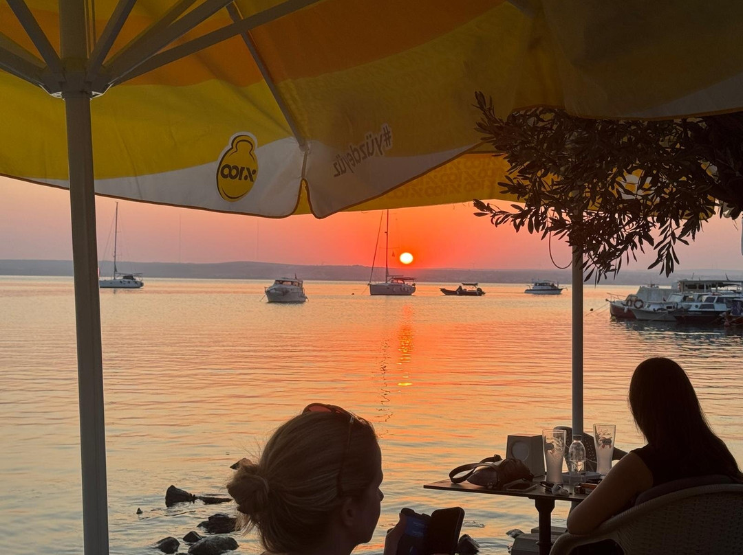 Liberte Bar-Akbuk必去景点