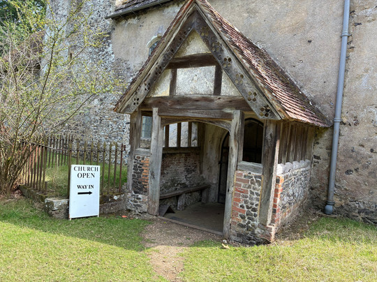 Church of St Peter and St Paul's-吉尔福德必去景点