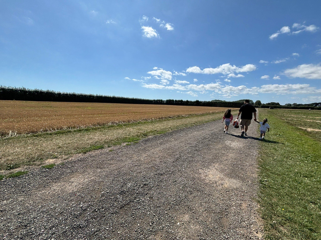 Roundstone Farm-沃辛必去景点
