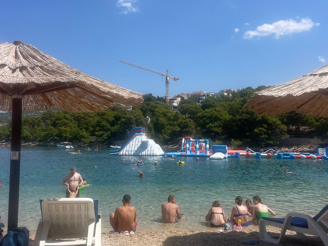 Beach Velika Raduca-普莫斯特必去景点