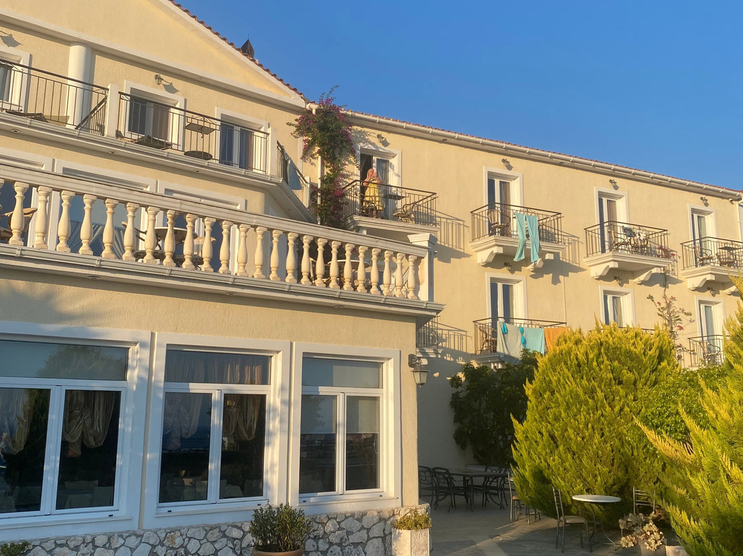 Trapezaki Bay Hotel主图