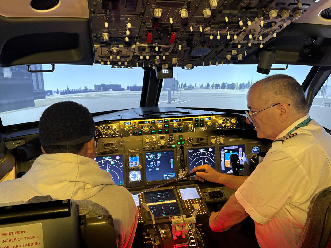 Aerospace Experience Flight Simulators-彼得伯勒必去景点