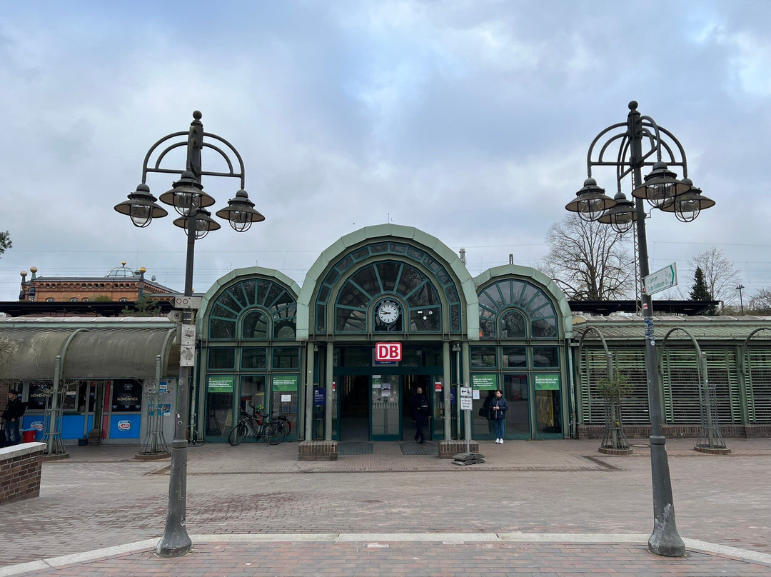 Hundertwasser-Bahnhof-于尔岑必去景点