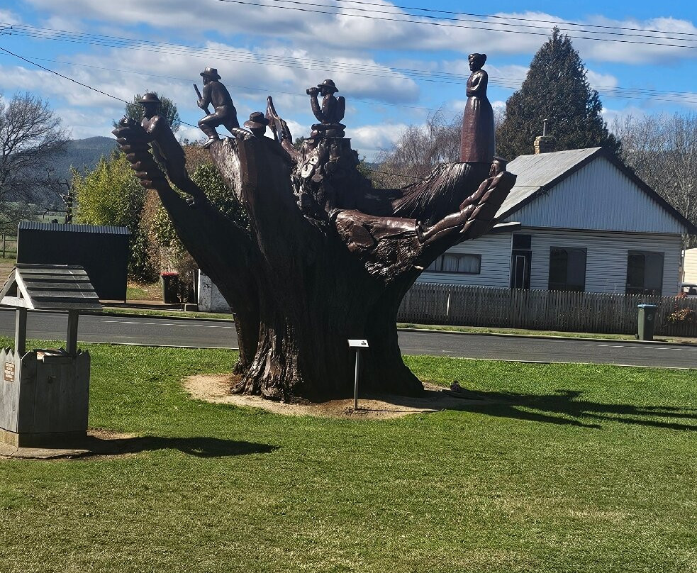 Legerwood Memorial Tree Carvings-Legerwood必去景点