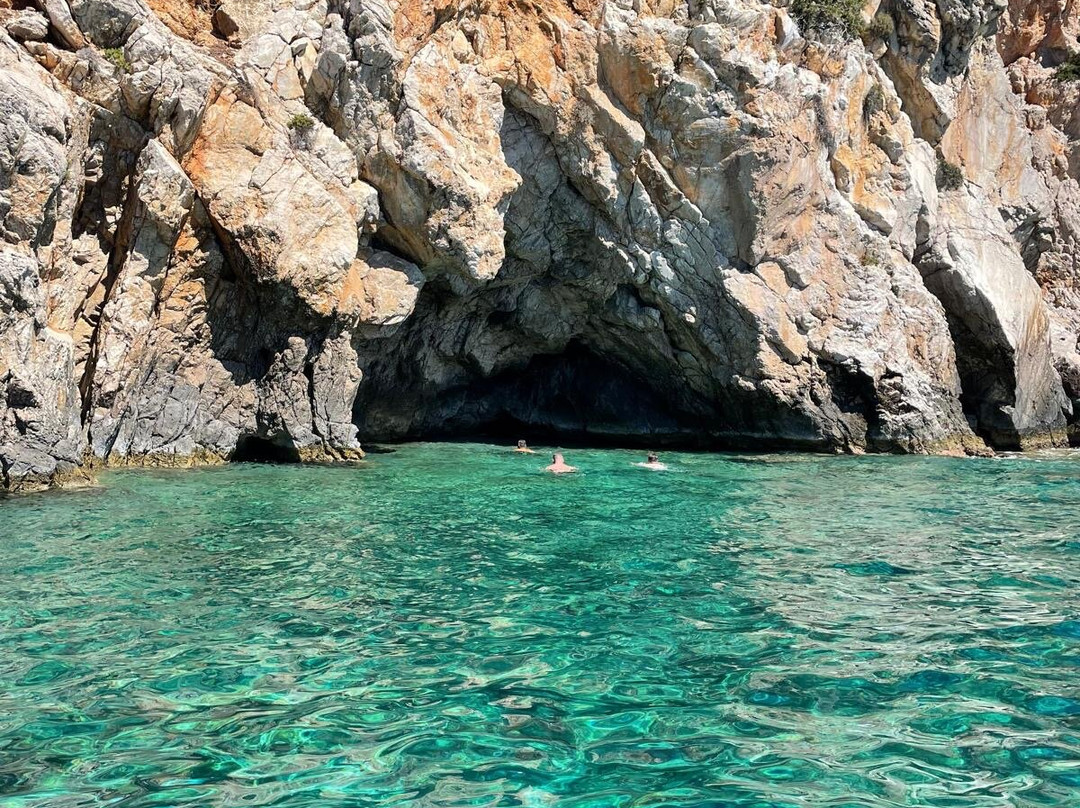 Tasos Boat Cruises Finikounda-Finikounda必去景点