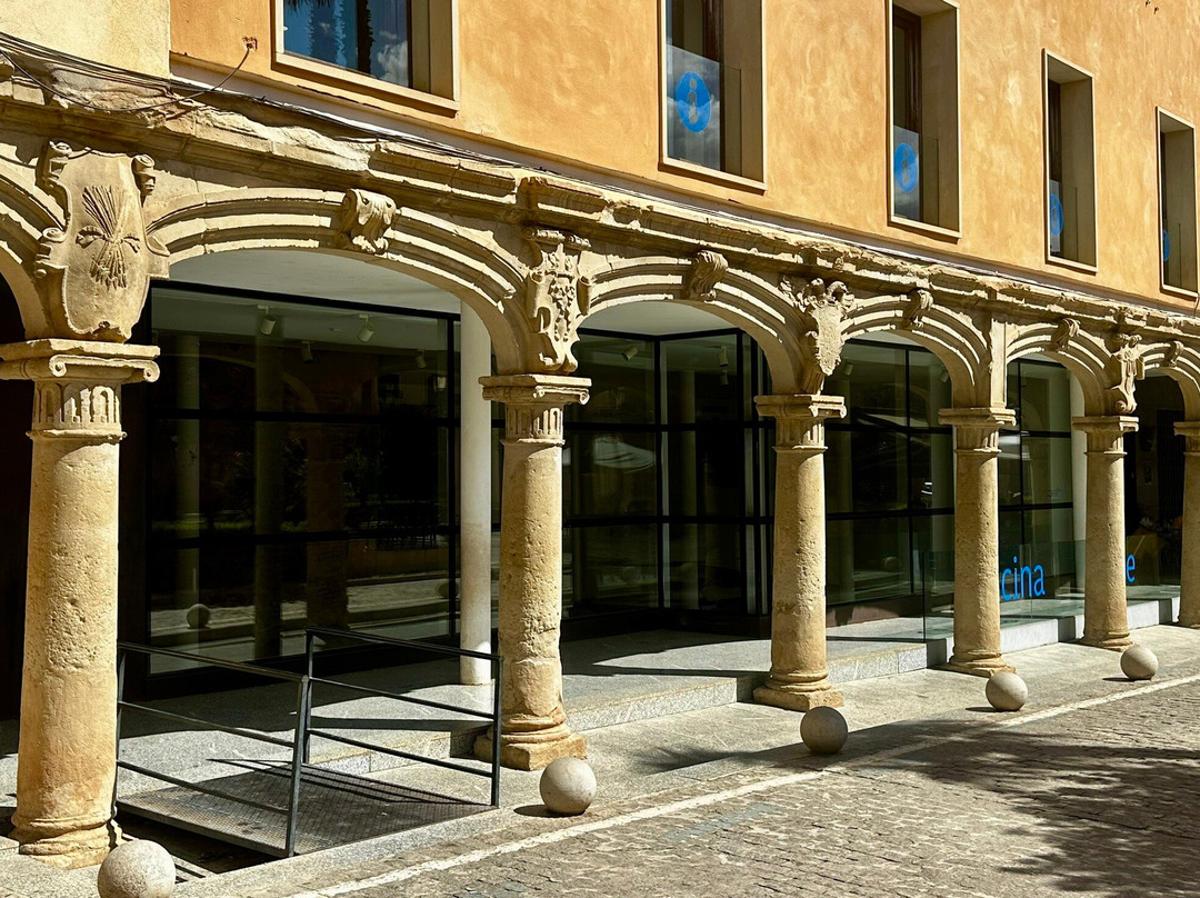 Plaza de la Constitucion-Guadix必去景点