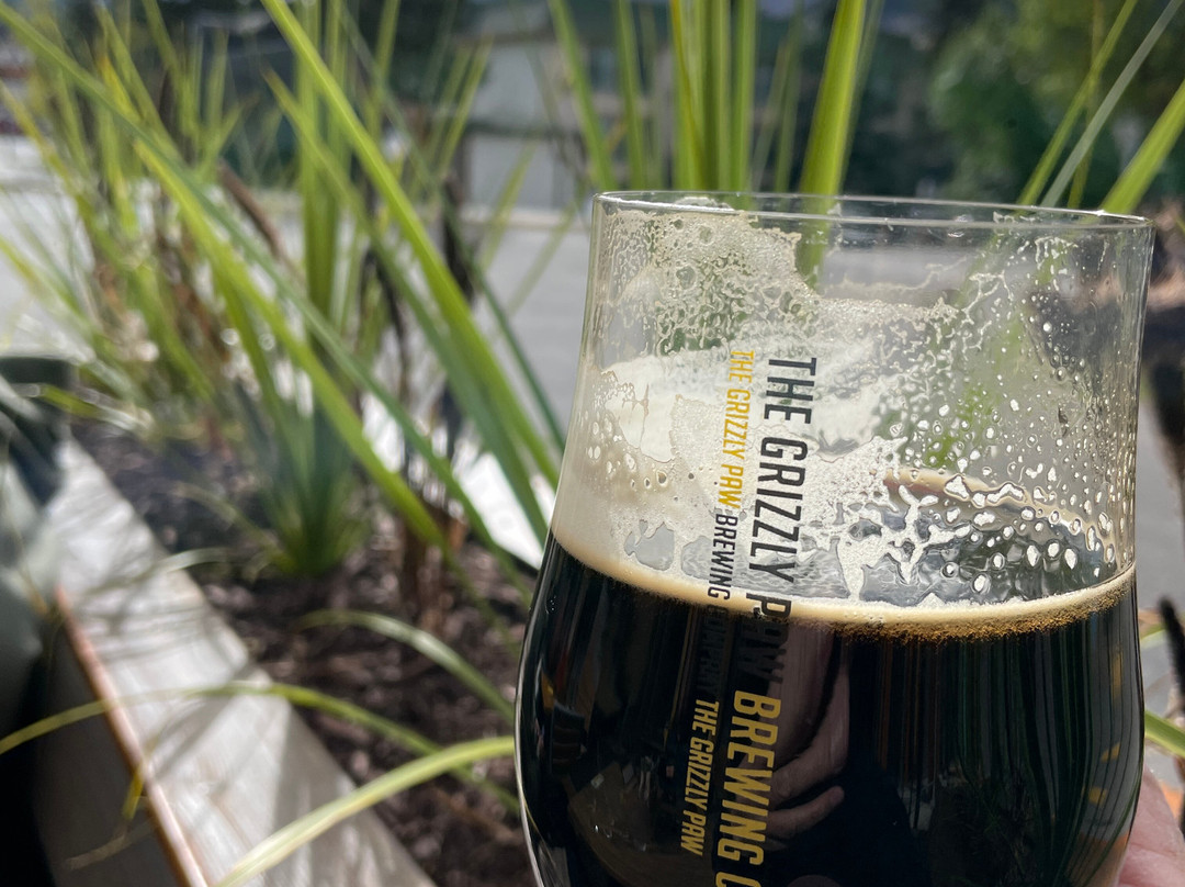 棕熊爪啤酒酿造公司-坎莫尔必去景点