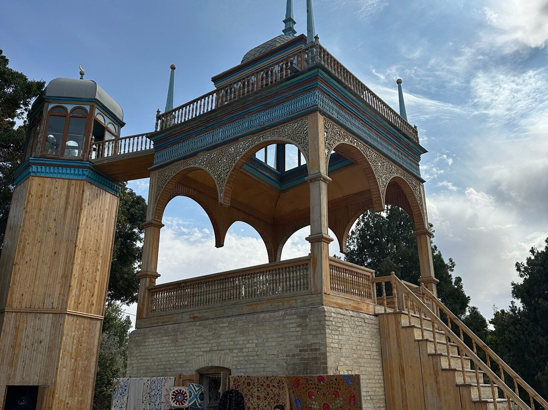 Palace of Moon-like Stars (Sitorai-Mokhi-Khosa)-布哈拉必去景点
