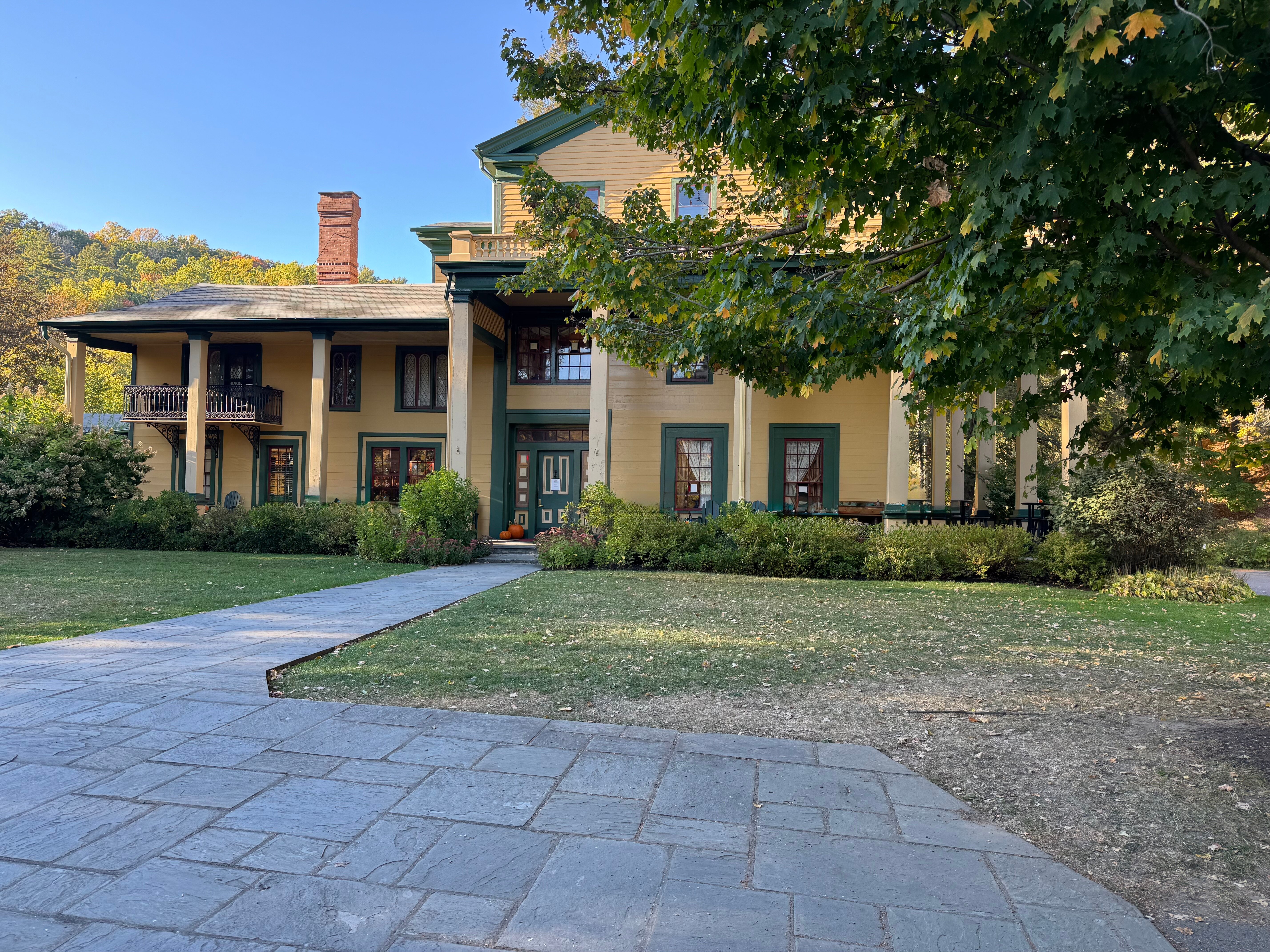 Glen Iris Inn-官方