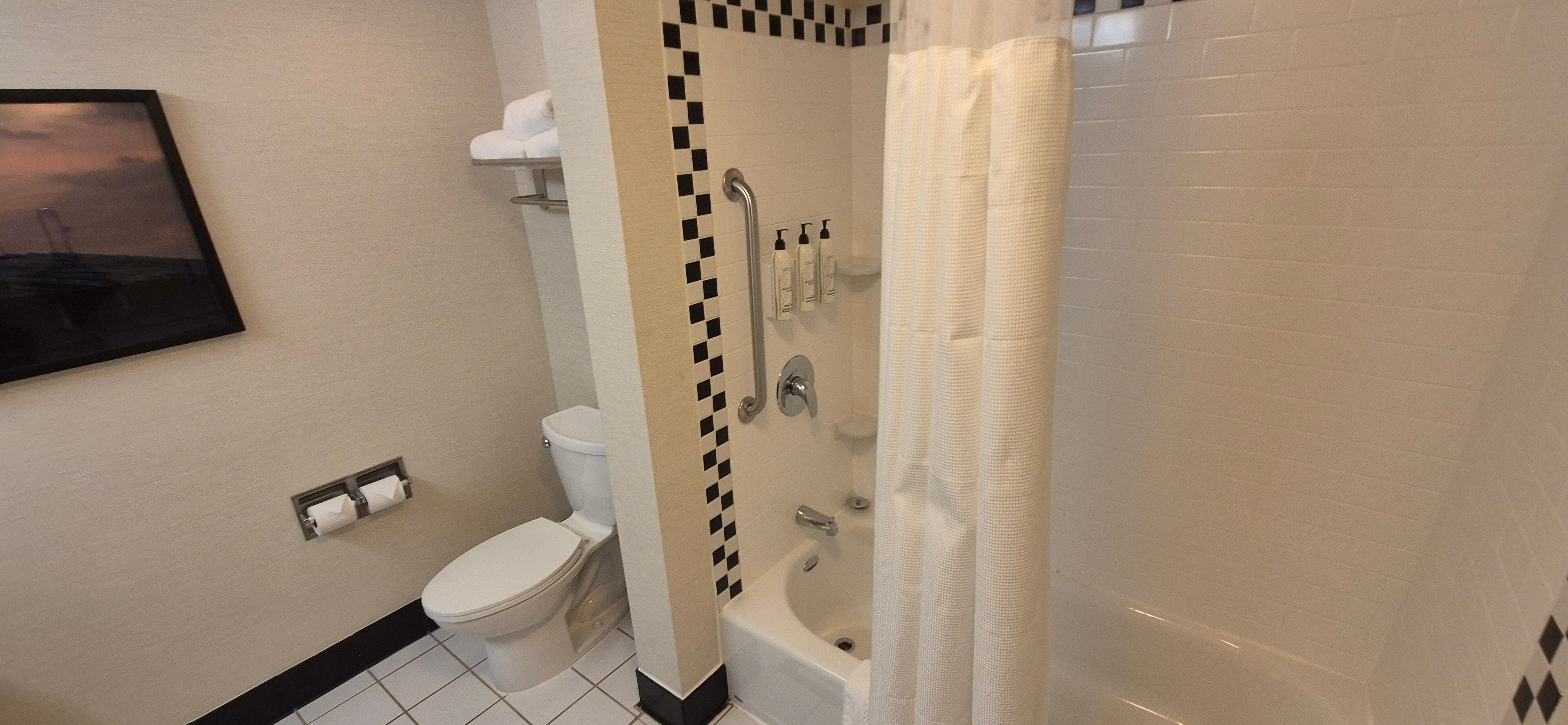 Fairfield by Marriott Inn & Suites Lewisburg-浴室