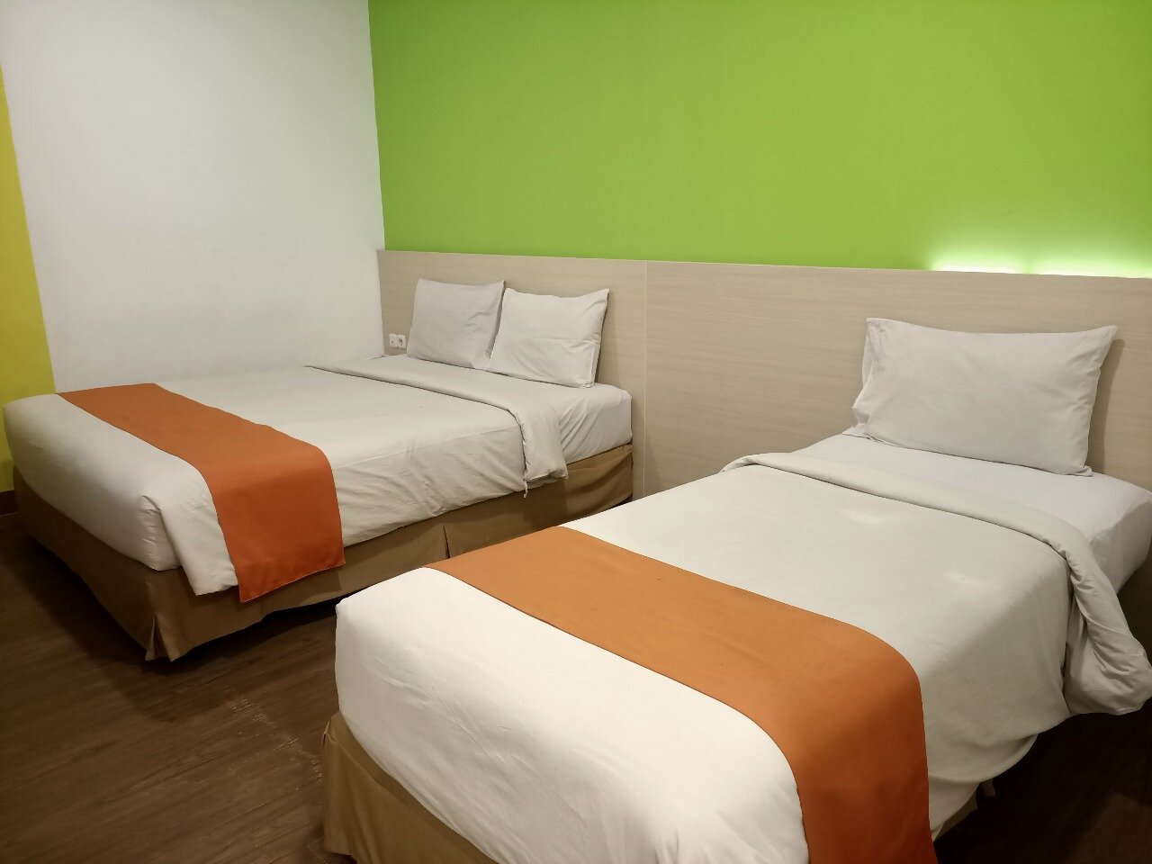 Green Red Hotel Syariah Jombang-客卧