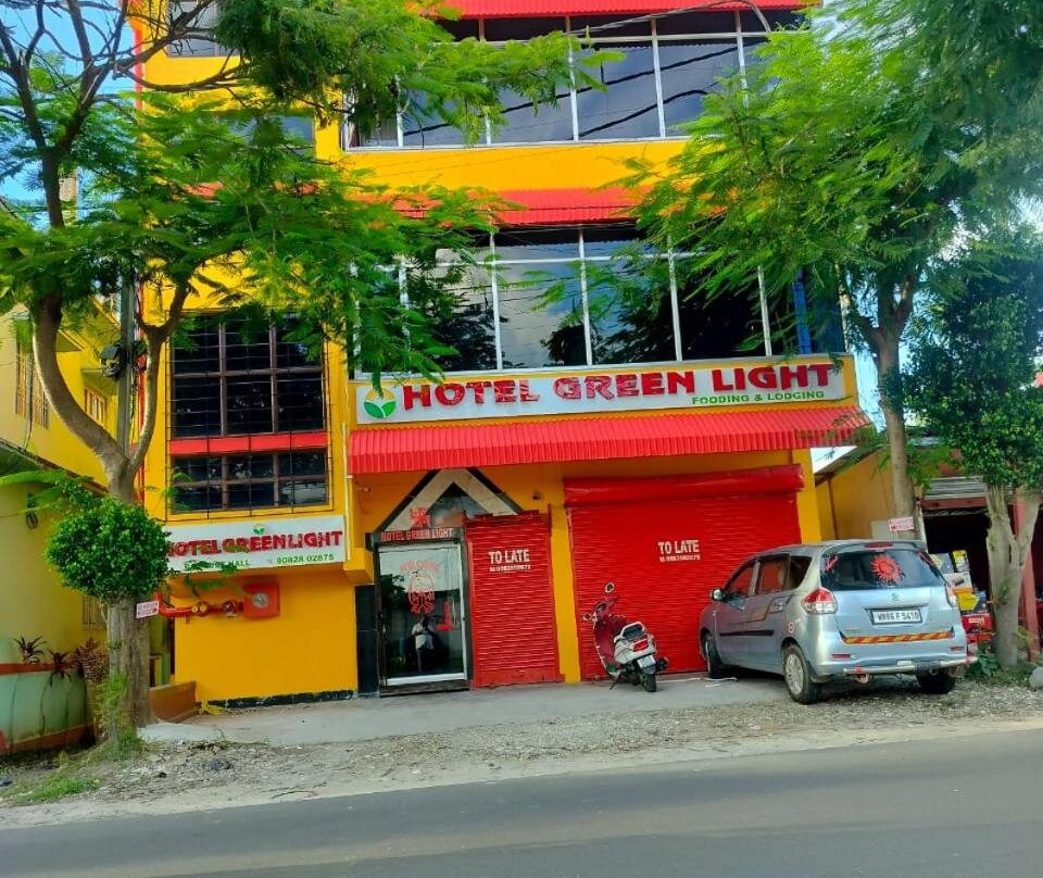 Hotel Green Light