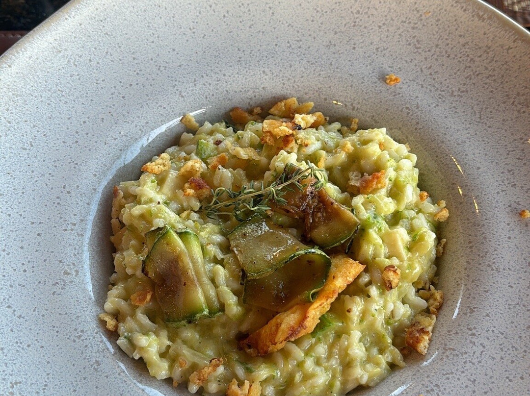 Maasai Hotel Beach & Resort主图