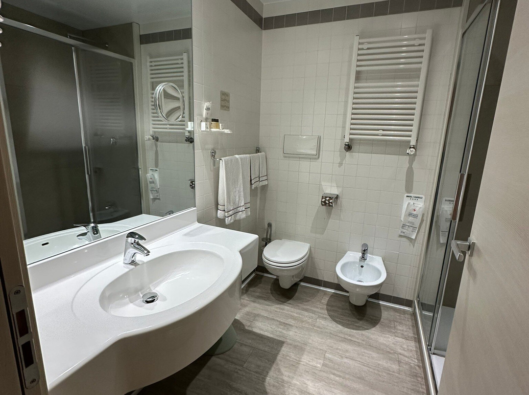 卡斯特里酒店主图