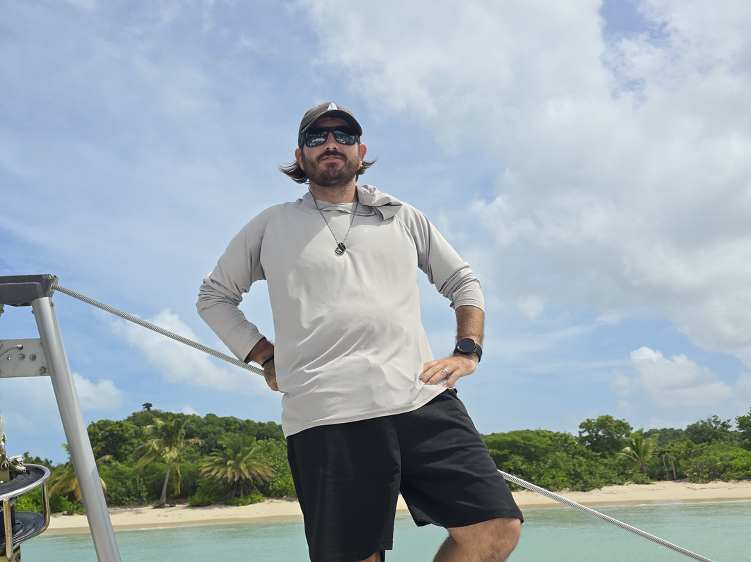 Catamaran Sailing Antigua-Jolly Harbour必去景点