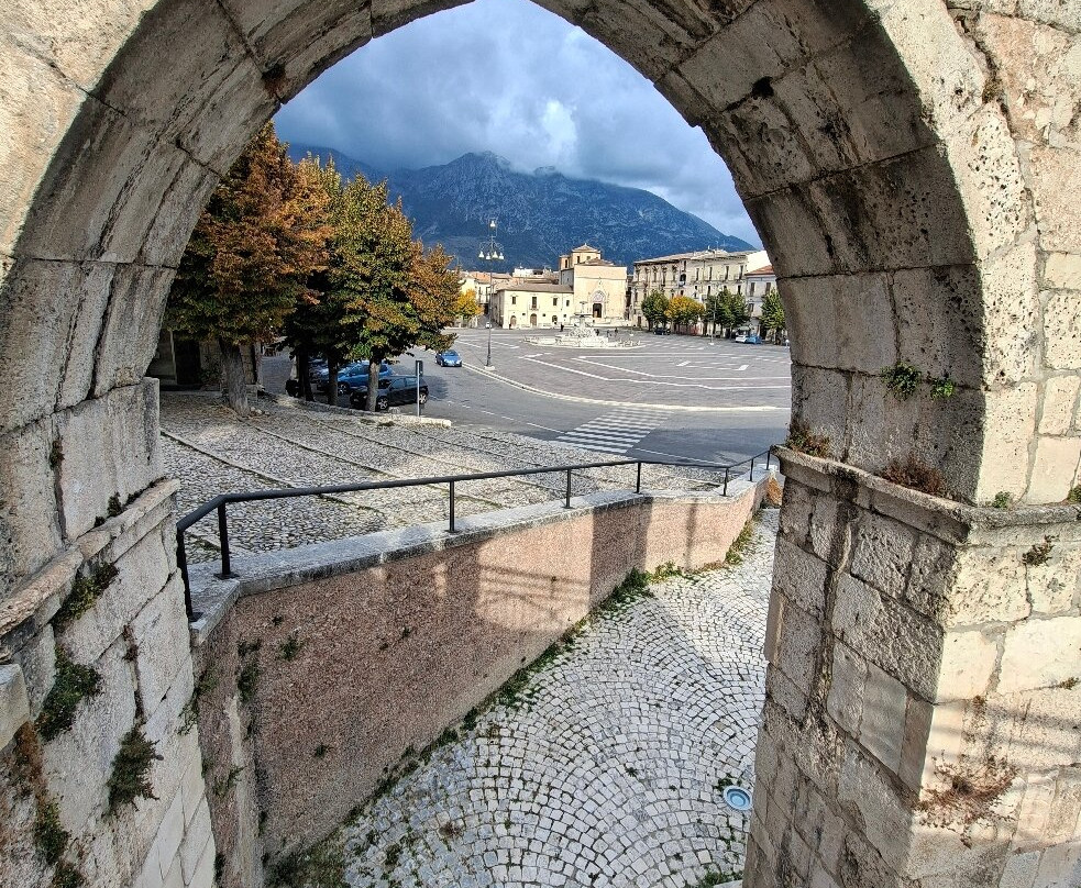 Corso Ovidio-苏尔莫纳必去景点