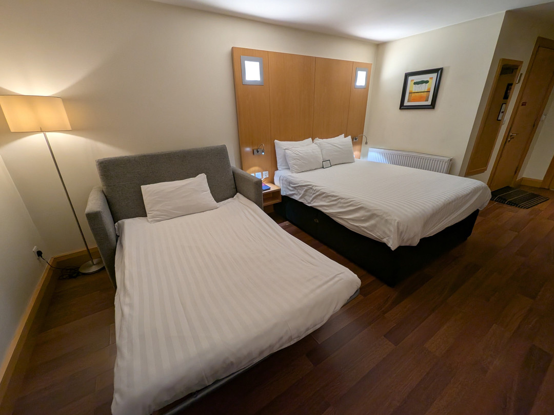 莱特肯尼登站楼酒店主图