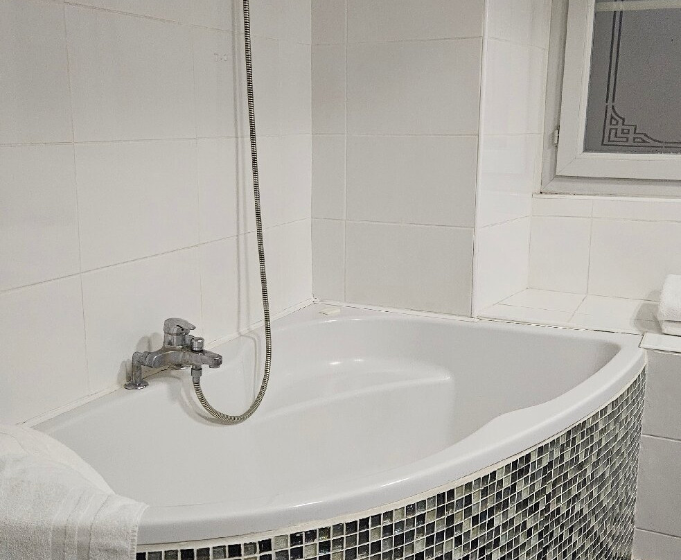 蒙特彭斯尔因特尔酒店主图