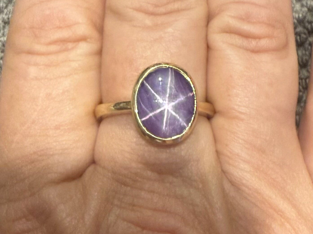 里尼亚珠宝-加勒必去景点