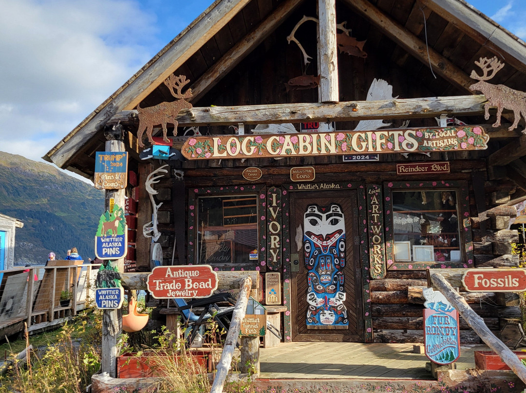 Whittier Harbor-惠提尔必去景点