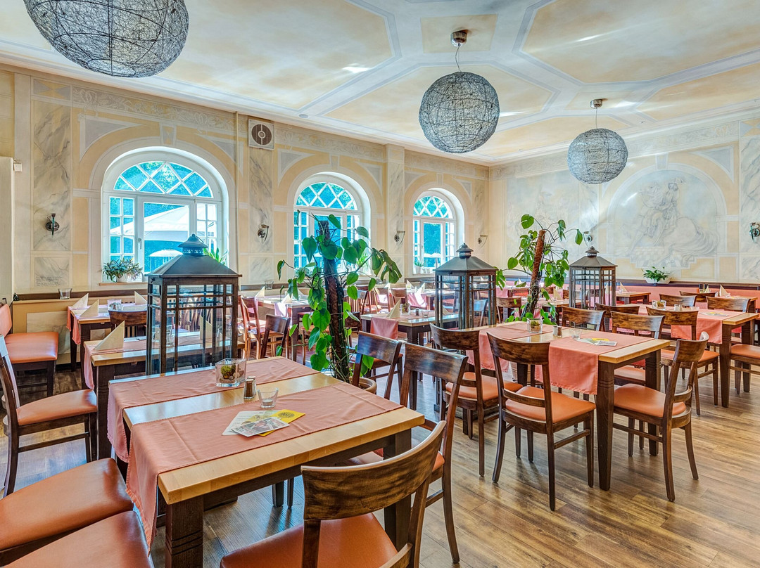 祖尔克奈尼酒店主图