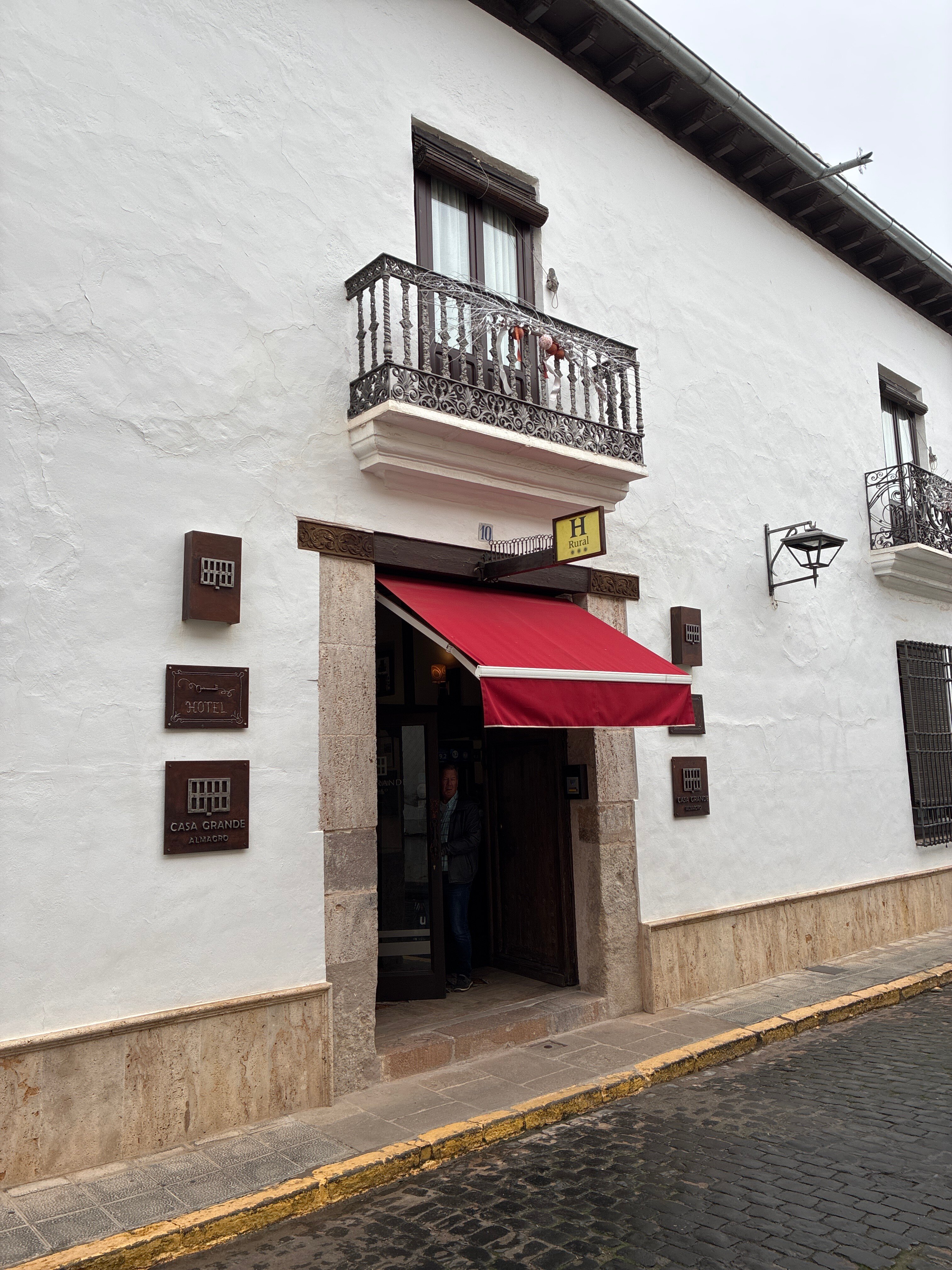 伟人阿尔马格罗酒店-官方