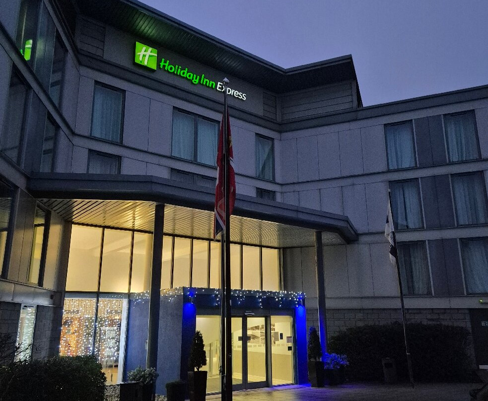 快捷假日伦敦斯坦斯特德酒店主图