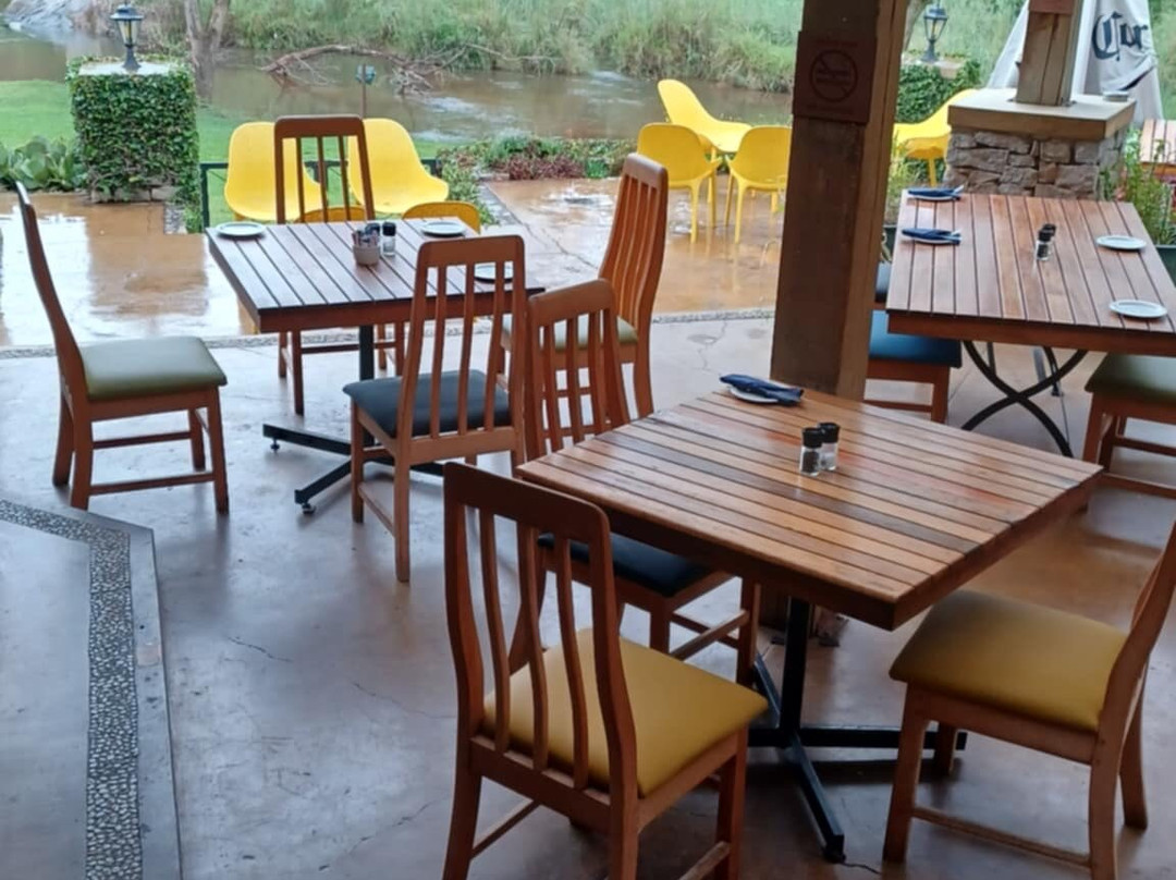 Hippo Hollow Restaurant