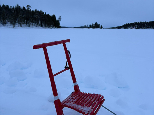 Inari Lake Skating-伊瓦洛必去景点