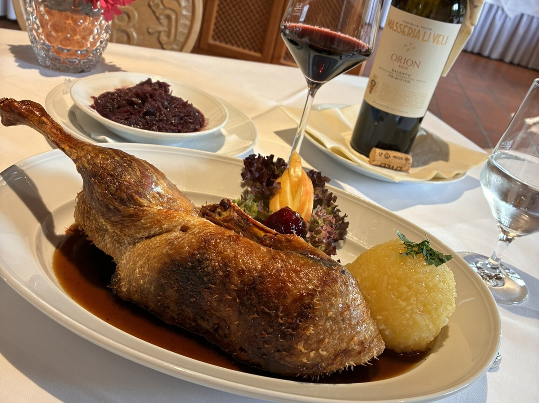 厄贝尔酒店主图