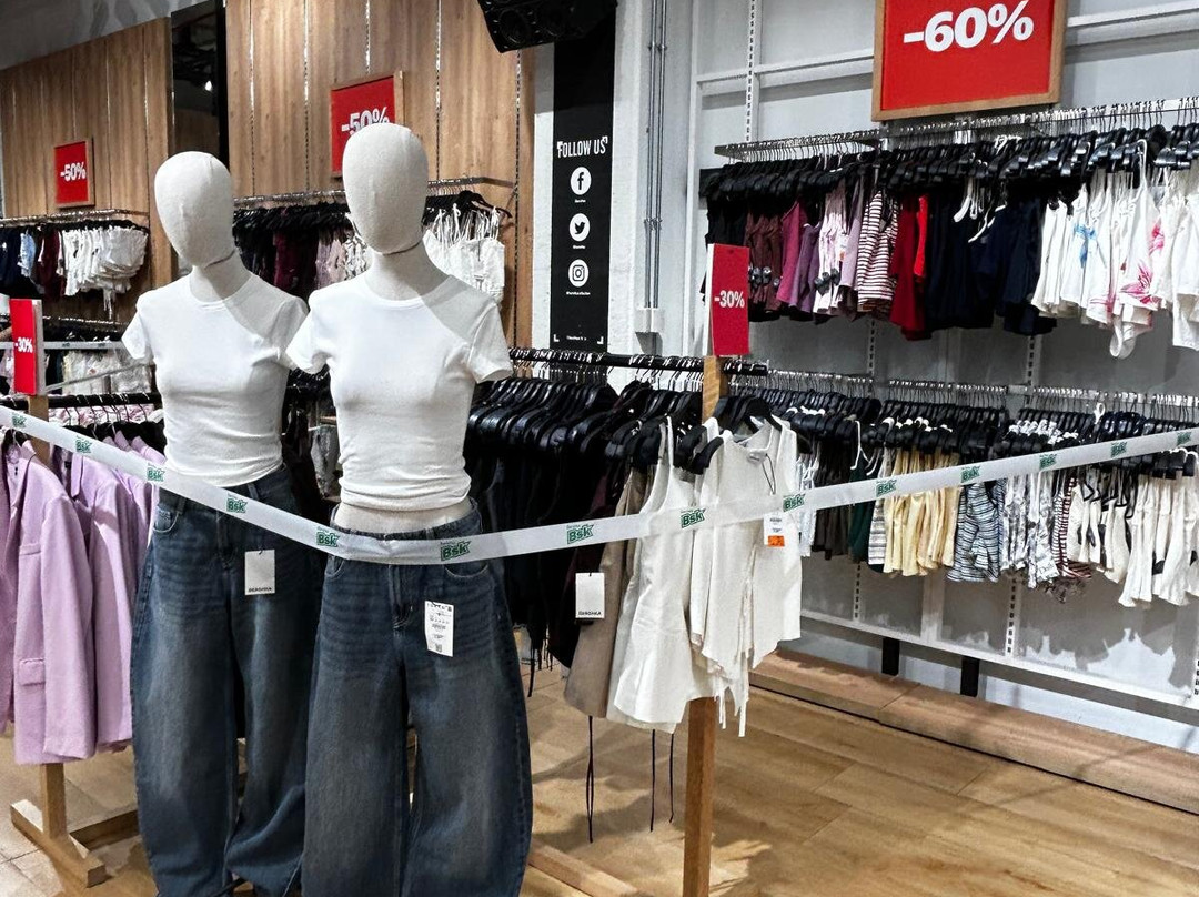 Centro Commerciale Due Mari-Maida必去景点