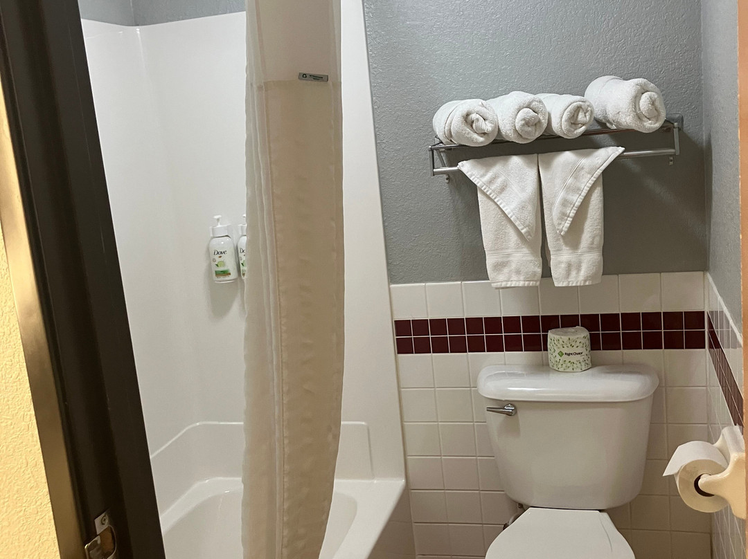 AmericInn by Wyndham Monroe主图