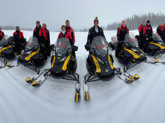 Old Faithful Snowmobile Tours - Day Tours-杰克逊必去景点