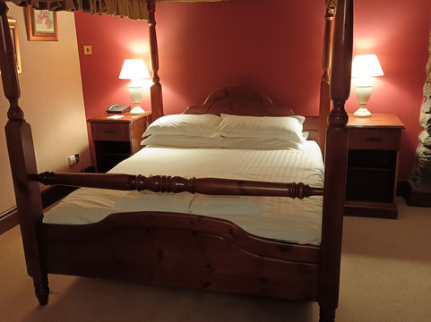 怀特沃特水疗酒店主图