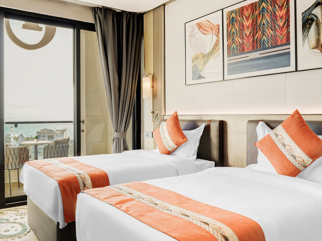April Hotel