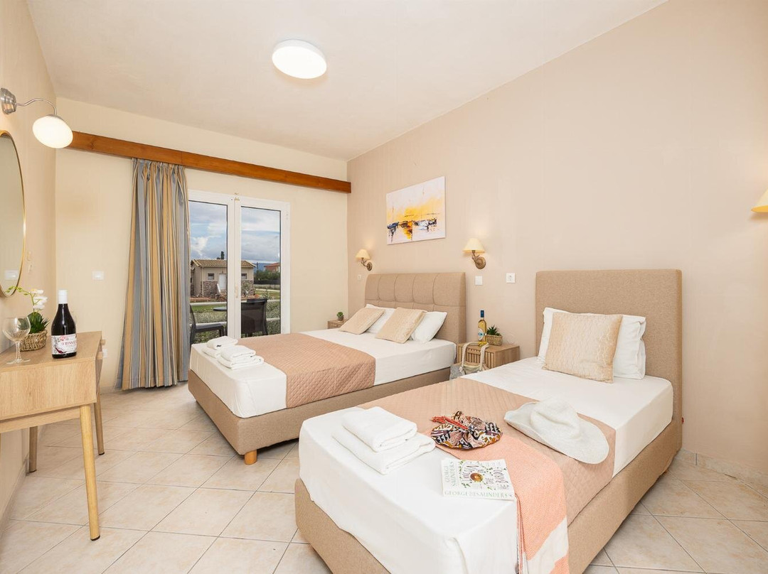 库鲁里斯海滩酒店主图