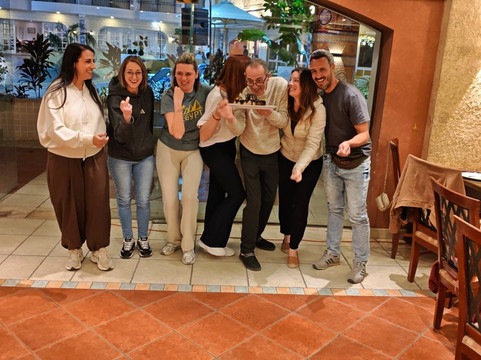 阿扎尔金字塔酒店主图