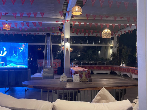 Zouni Beach Club-艾高娜必去景点