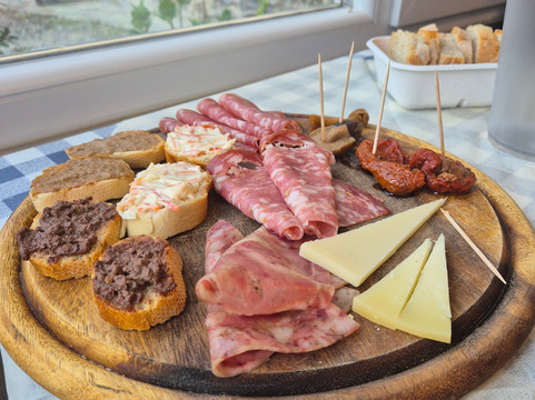 巴迪亚农场旅馆主图