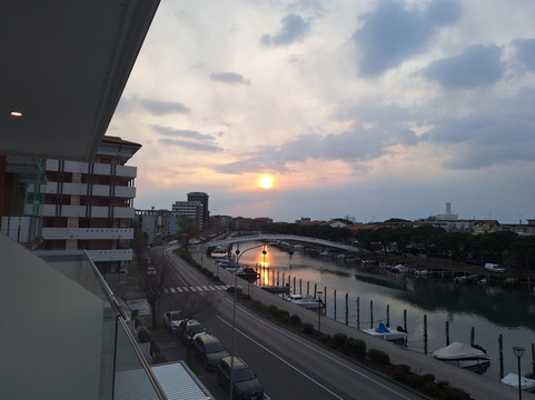 新弗瑞乌里酒店主图