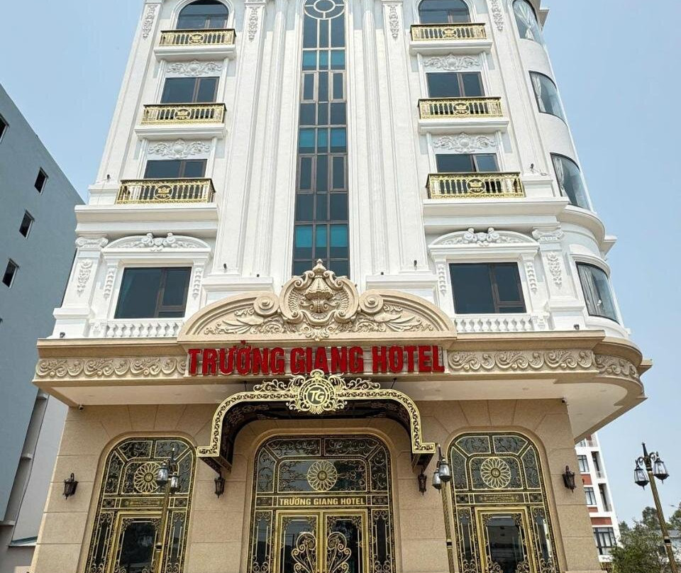 Truong Giang Hotel 2