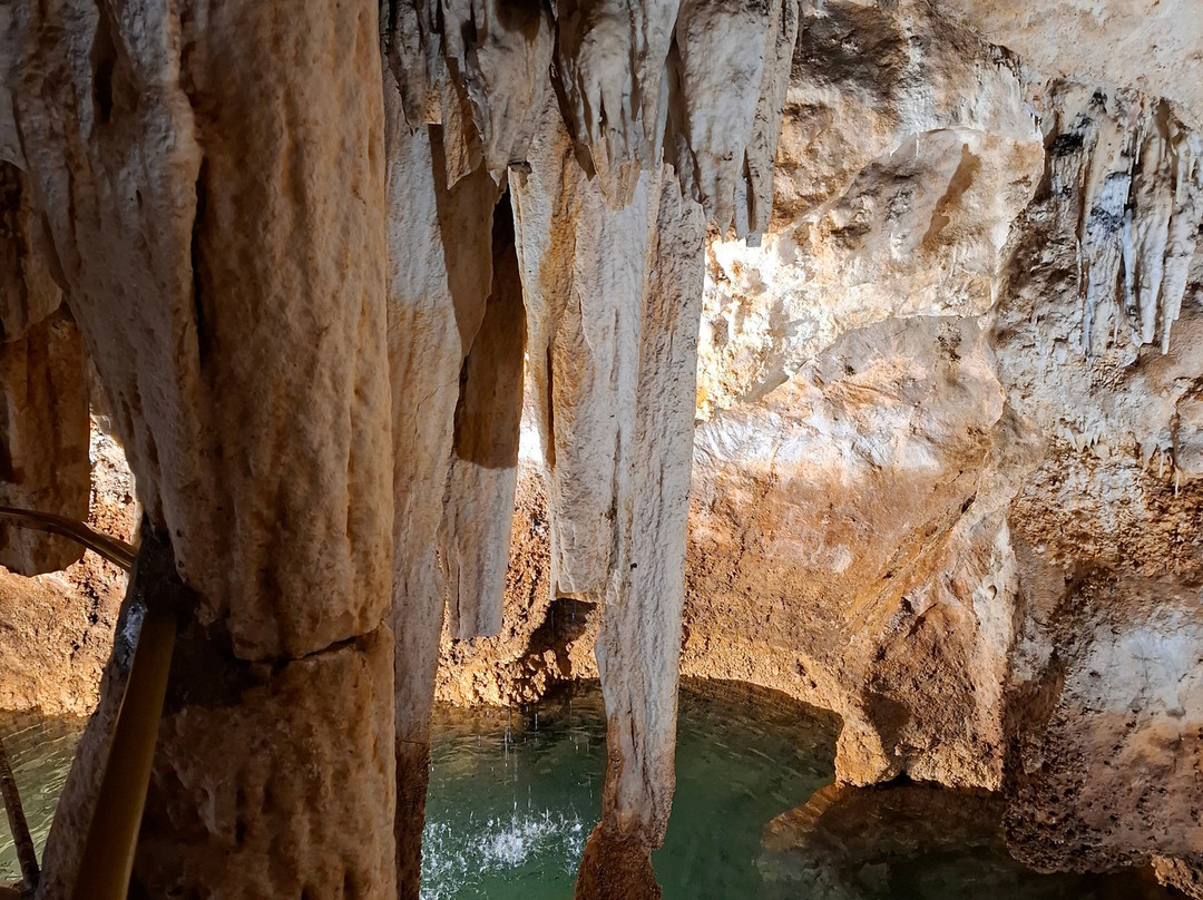 Grotte de Limousis-Limousis必去景点