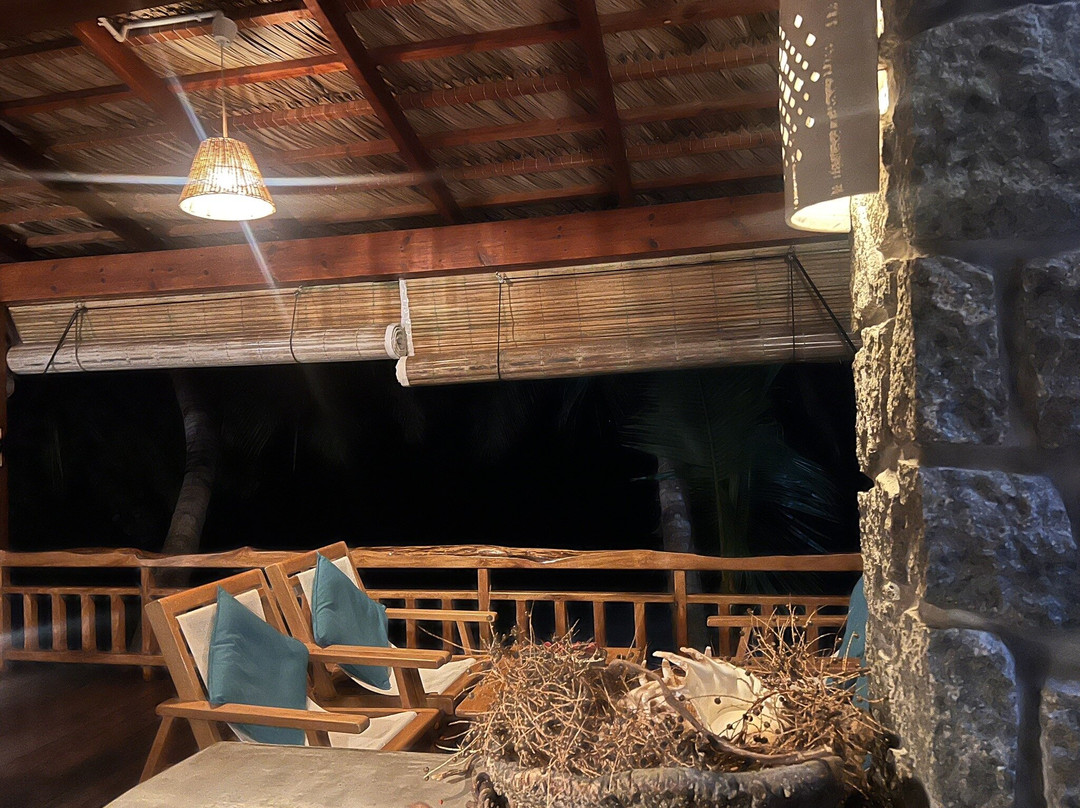 Natural Bar Grill & Drinks